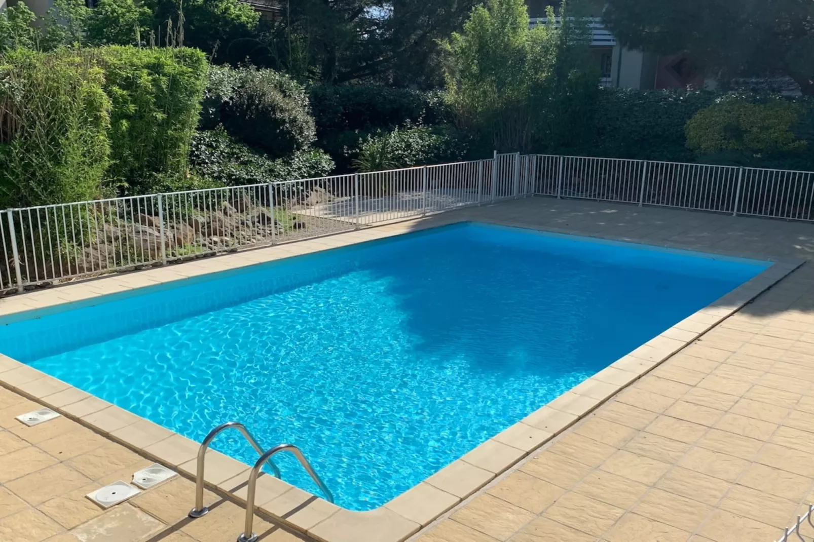 Le Cozen - 4p - Jardin & parking proche centre-Zwembad