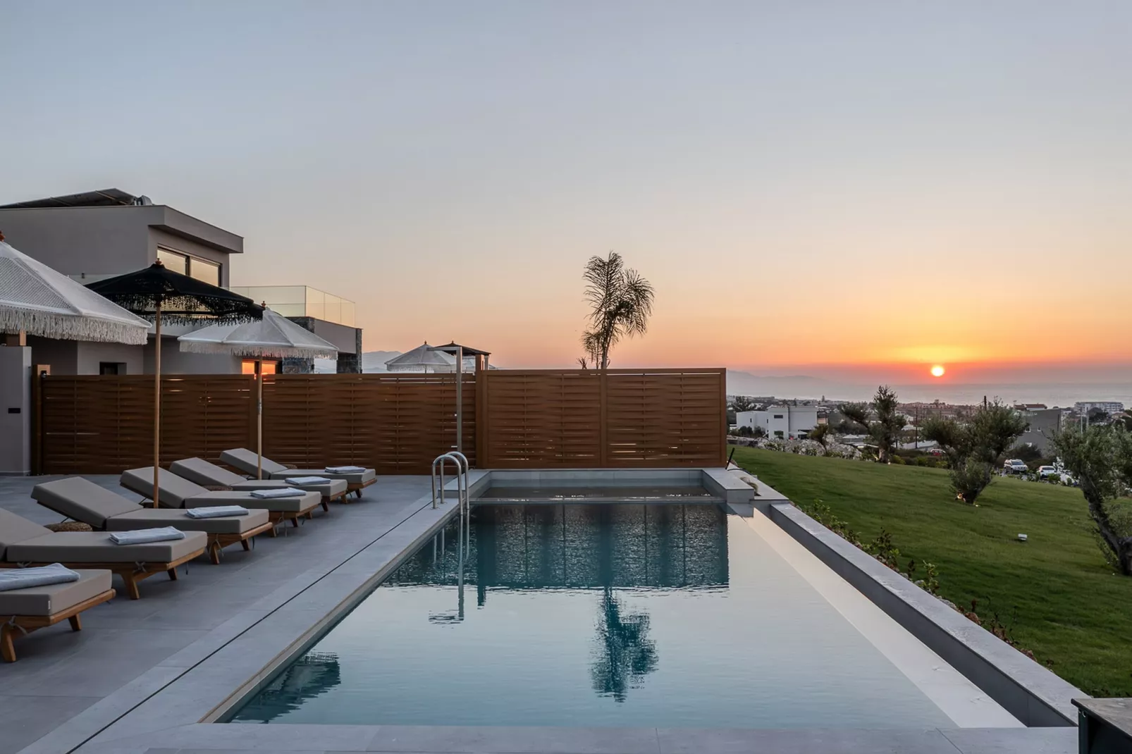 Nysa Luxury villa 1-Zwembad