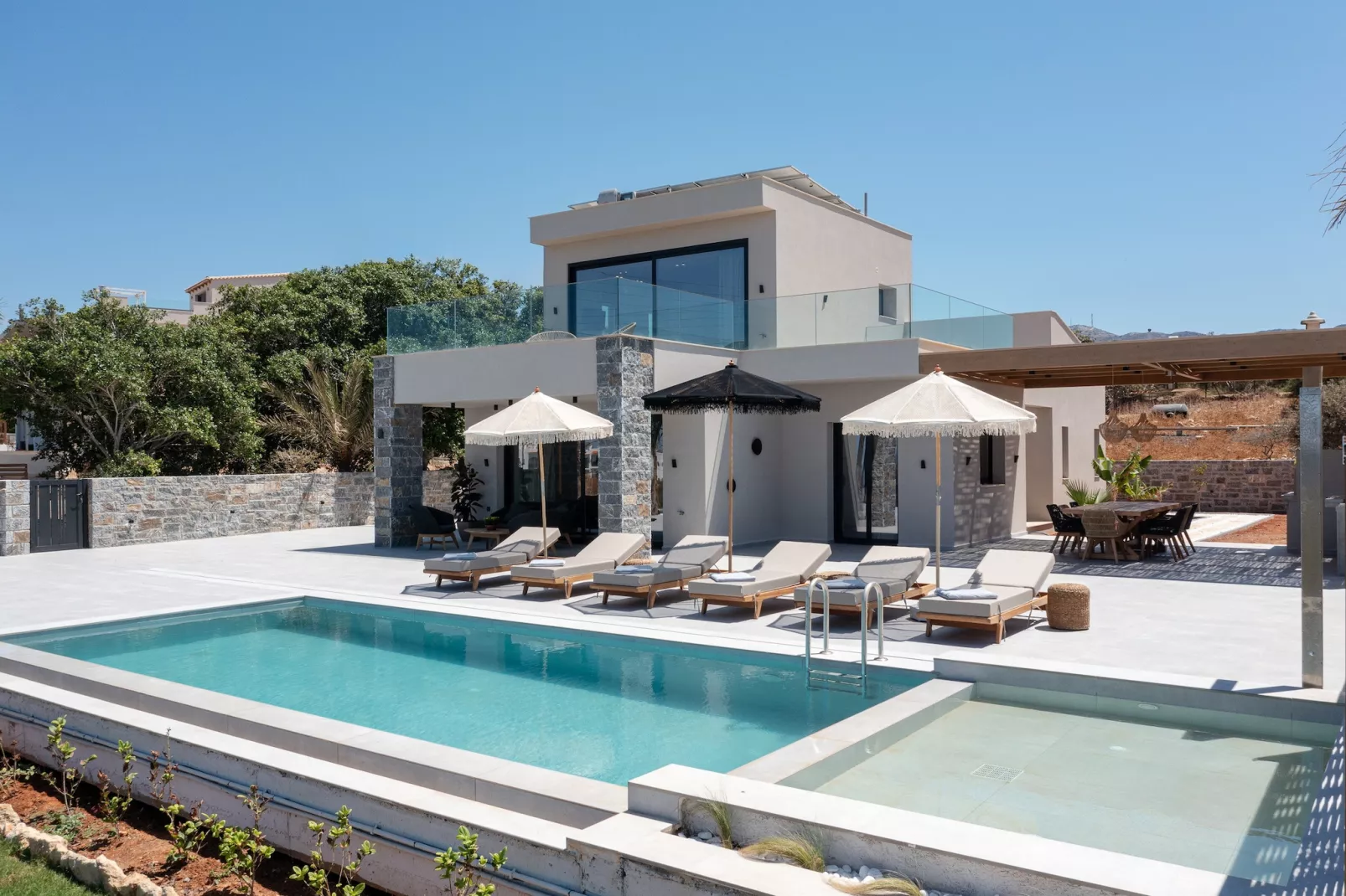 Nysa Luxury villa 1-Buitenlucht