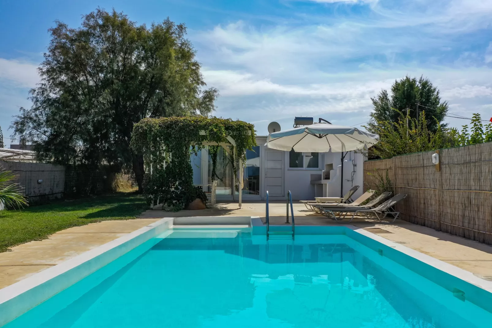Hara's Beach Villa-Buitenlucht