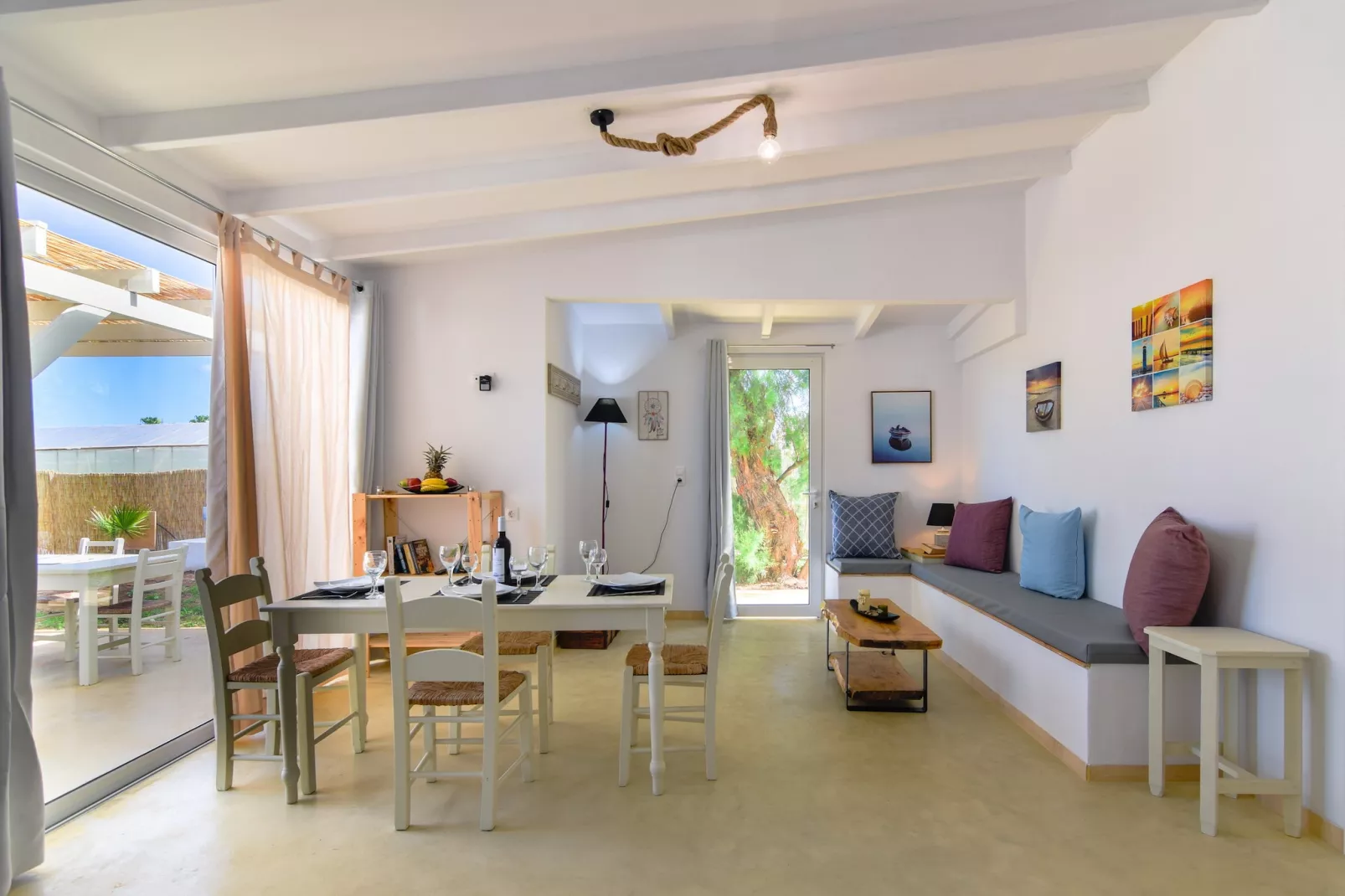 Hara's Beach Villa-Woonkamer