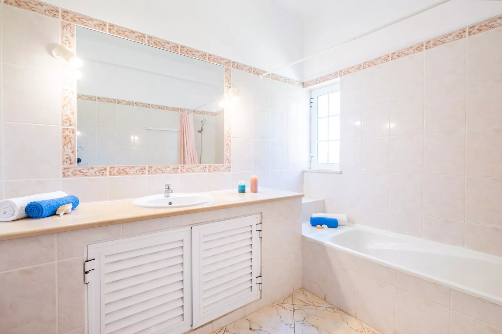 Villa Cristiano-Badkamer