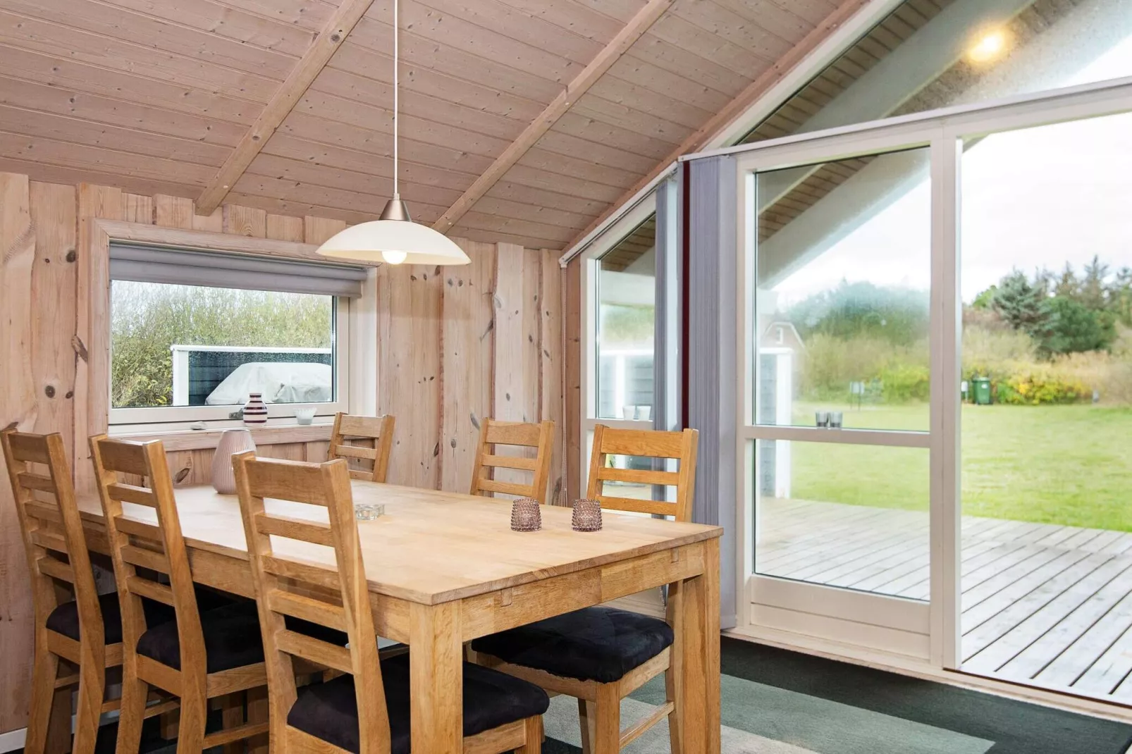 Modern vakantiehuis in Harboøre met terras-Binnen