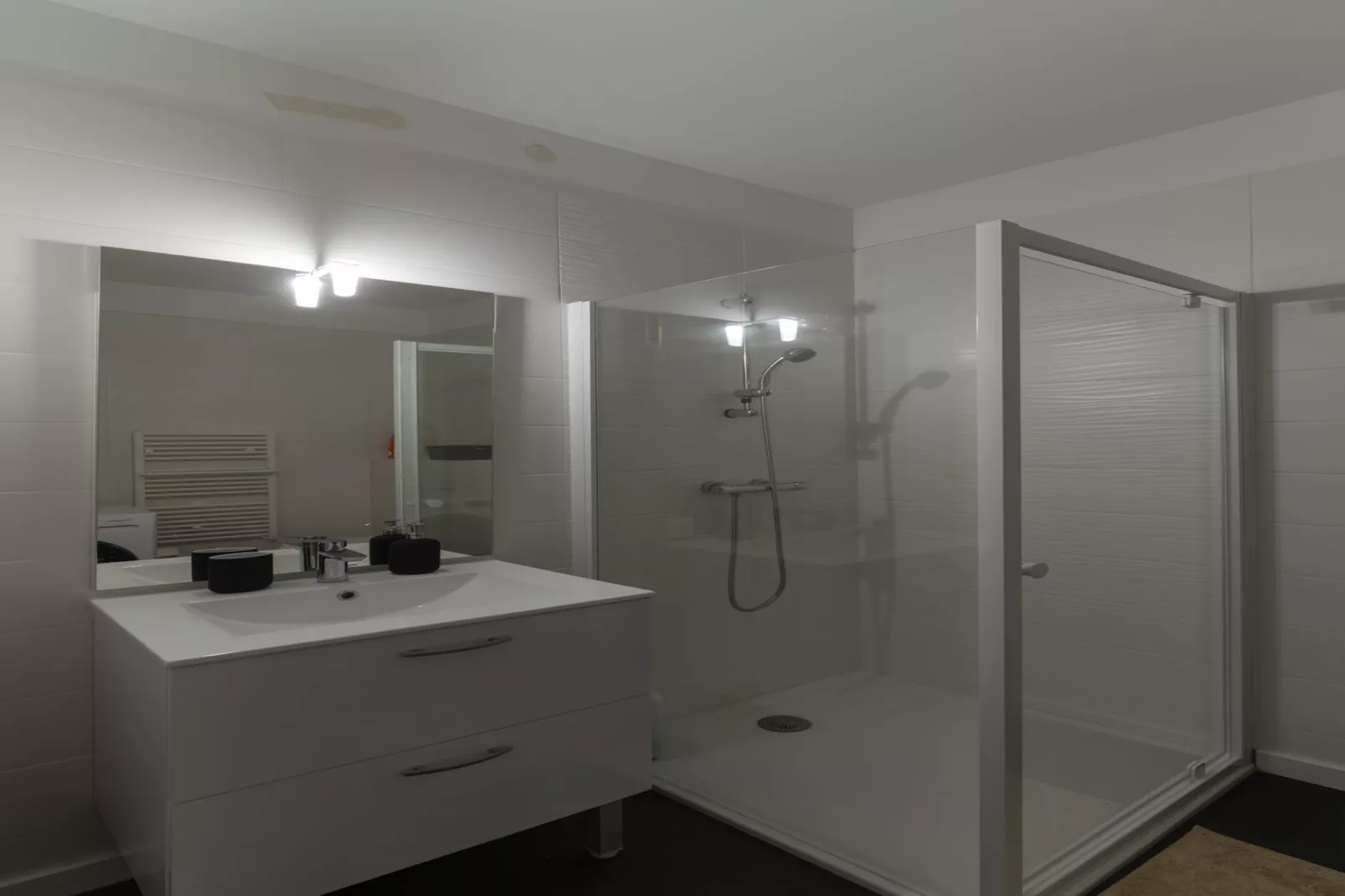 TY FOUR - Porspoder-Badkamer