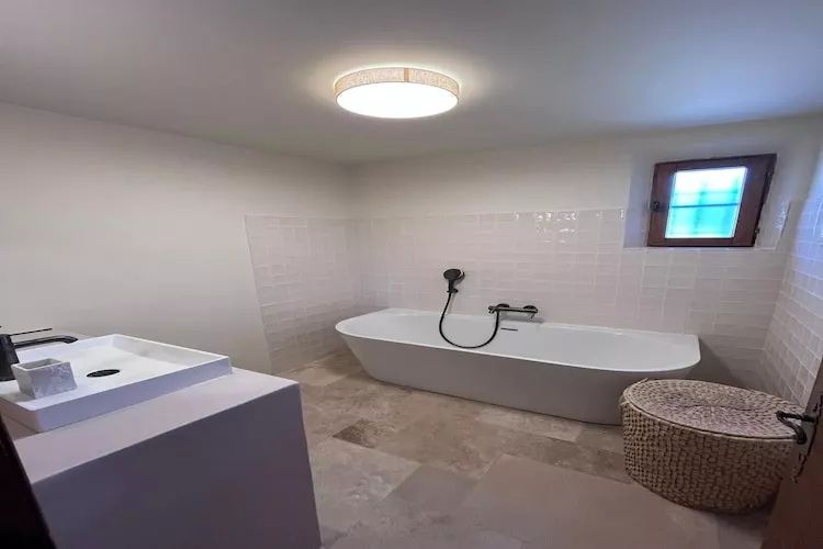 Villa Le Mas des Cerises-Badkamer