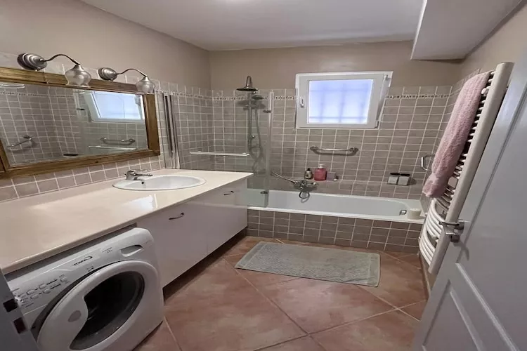Villa Le Mas des Cerises-Badkamer
