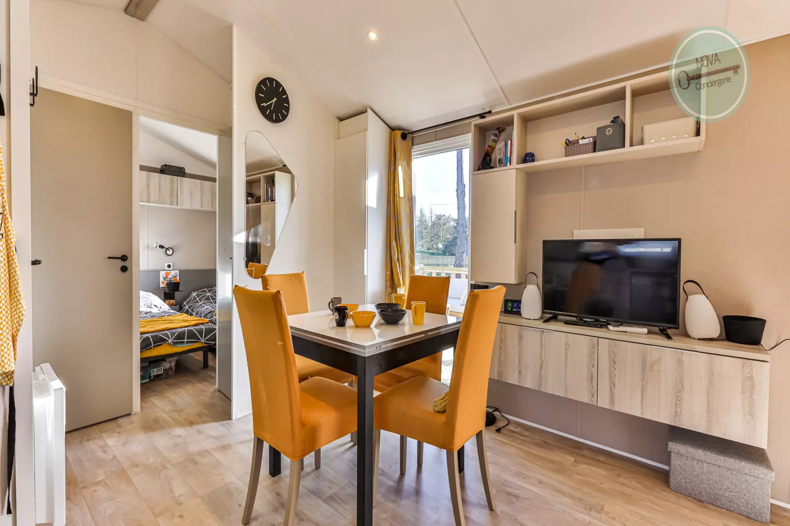Mobil-Home Parc des Roselières-Eetkamer