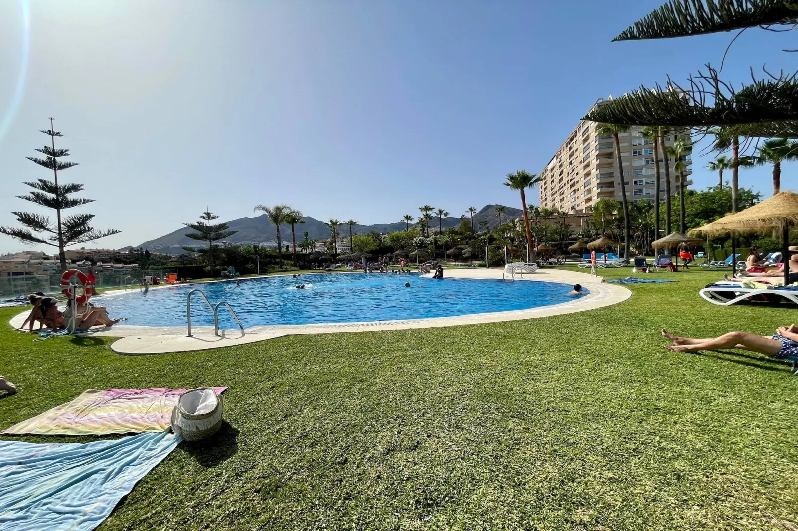 El Coloso de SteraM FLATS Benalmadena-Zwembad