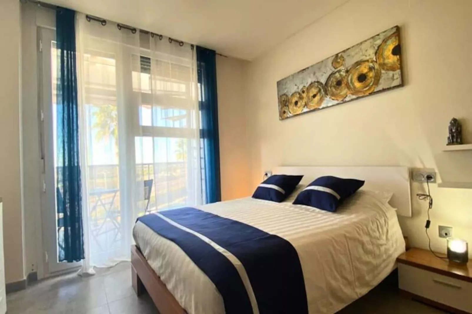 Appartement Moderne Avec Piscine, Terrasse Et Solarium-Image-tags.