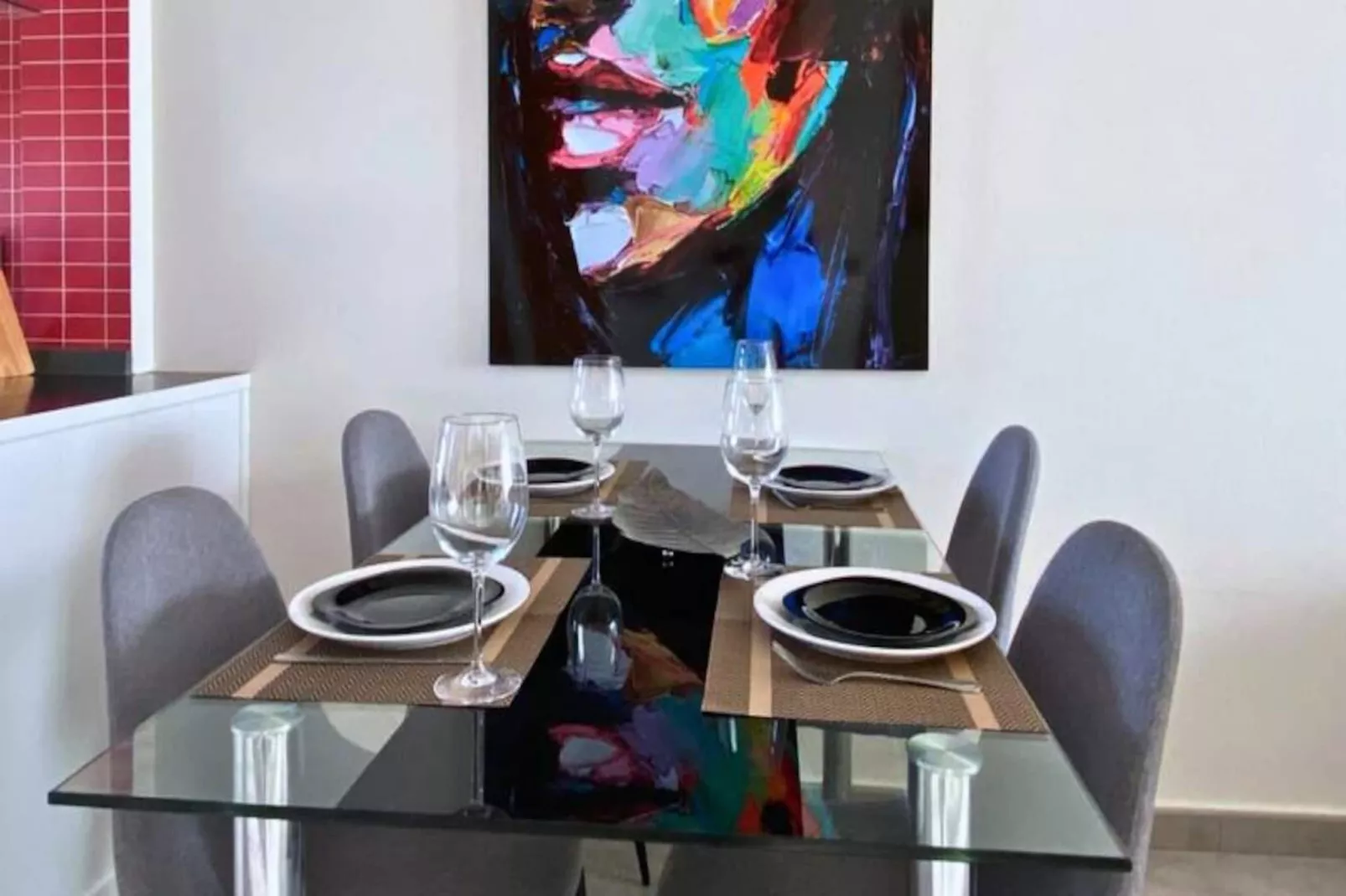 Appartement Moderne Avec Piscine, Terrasse Et Solarium-Image-tags.