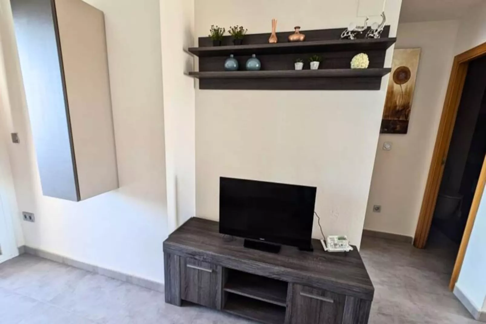 Appartement Moderne Avec Piscine, Terrasse Et Solarium-Image-tags.