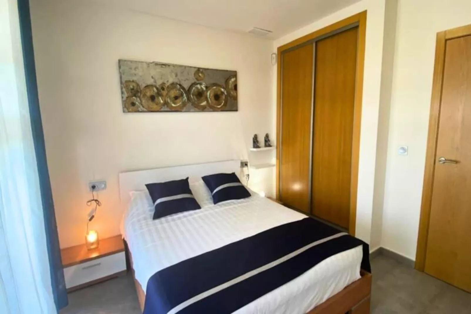 Appartement Moderne Avec Piscine, Terrasse Et Solarium-Image-tags.