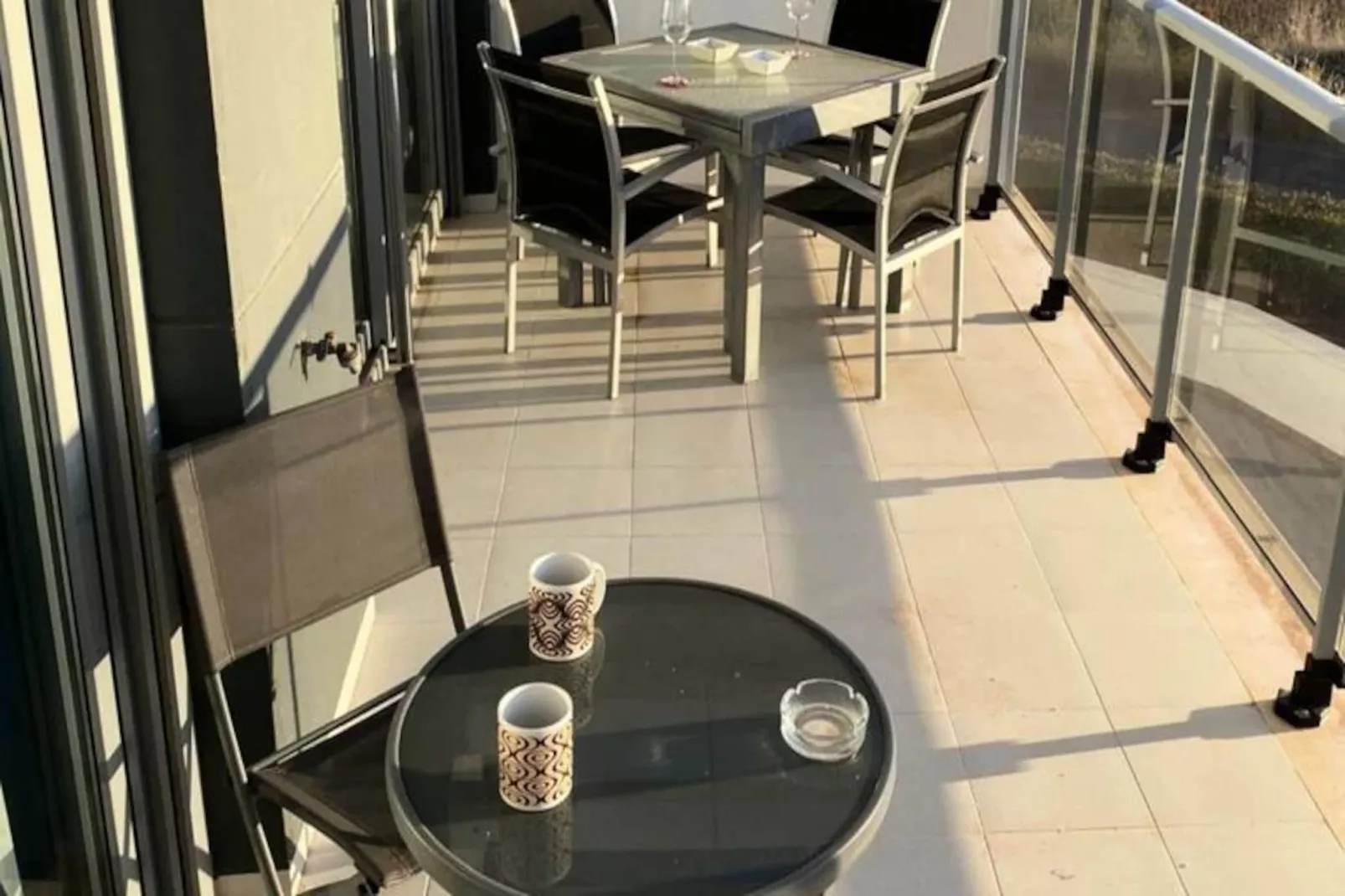 Appartement Moderne Avec Piscine, Terrasse Et Solarium-Image-tags.