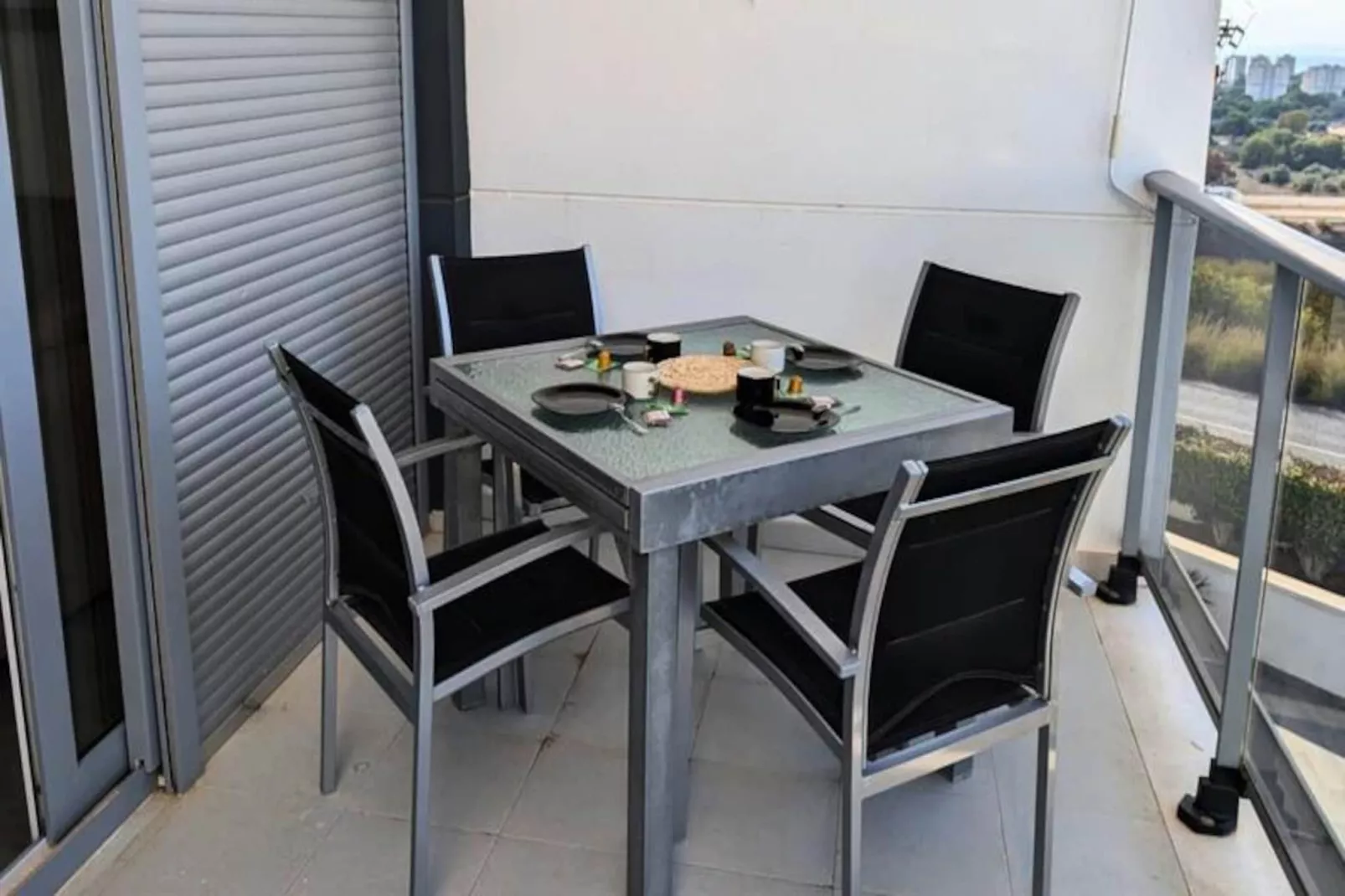 Appartement Moderne Avec Piscine, Terrasse Et Solarium-Image-tags.