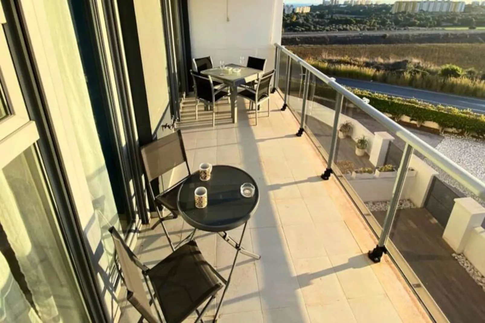Appartement Moderne Avec Piscine, Terrasse Et Solarium-Image-tags.