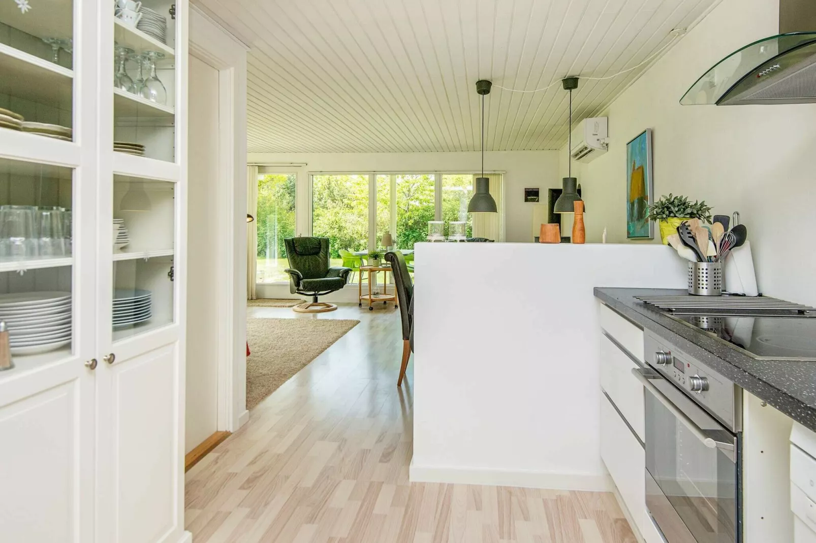 Modern vakantiehuis in Egå met open haard-Binnen