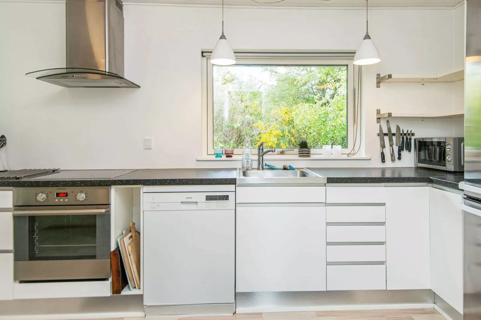 Modern vakantiehuis in Egå met open haard-Binnen