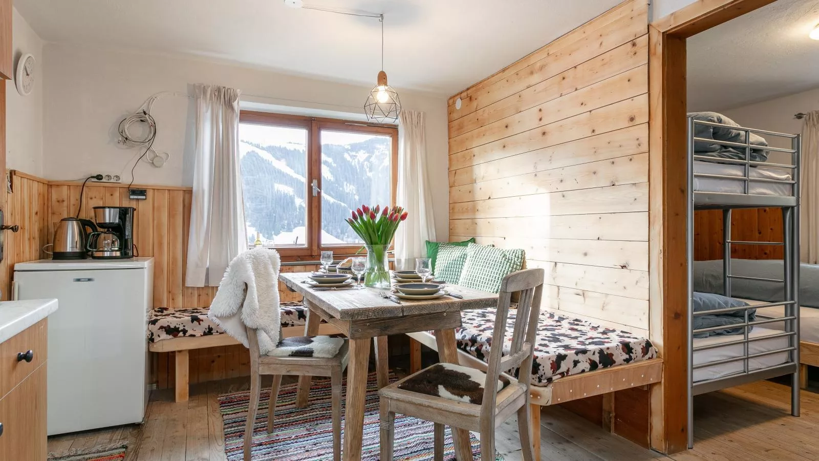 Sonnenhütte oben-Eetkamer