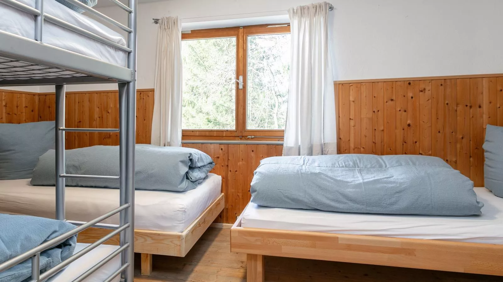 Sonnenhütte oben-Slaapkamer