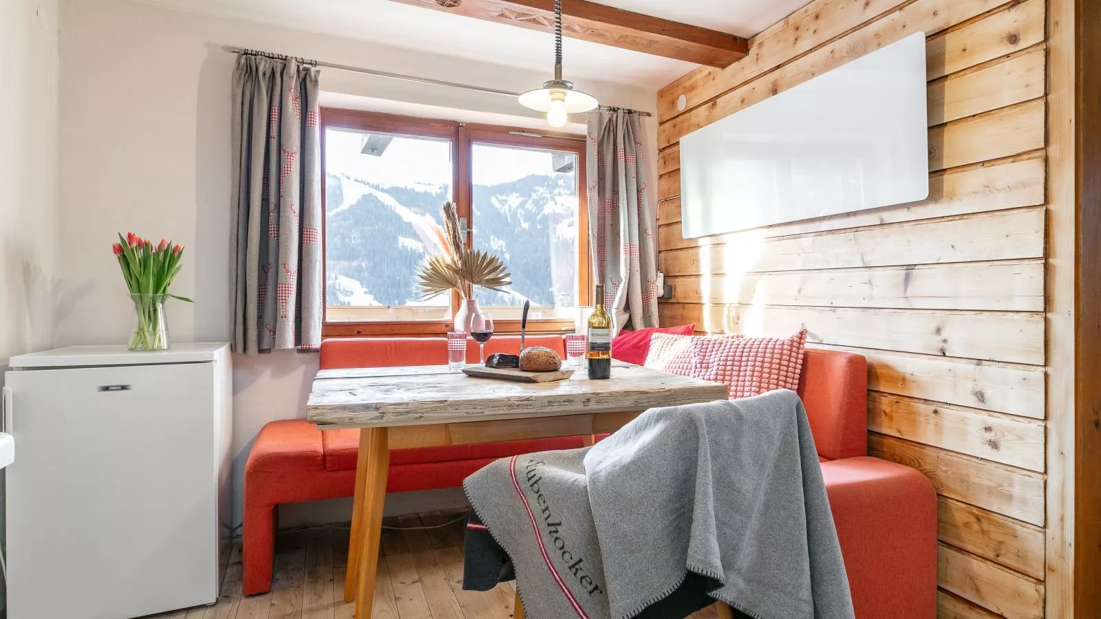 Sonnenhütte oben-Eetkamer