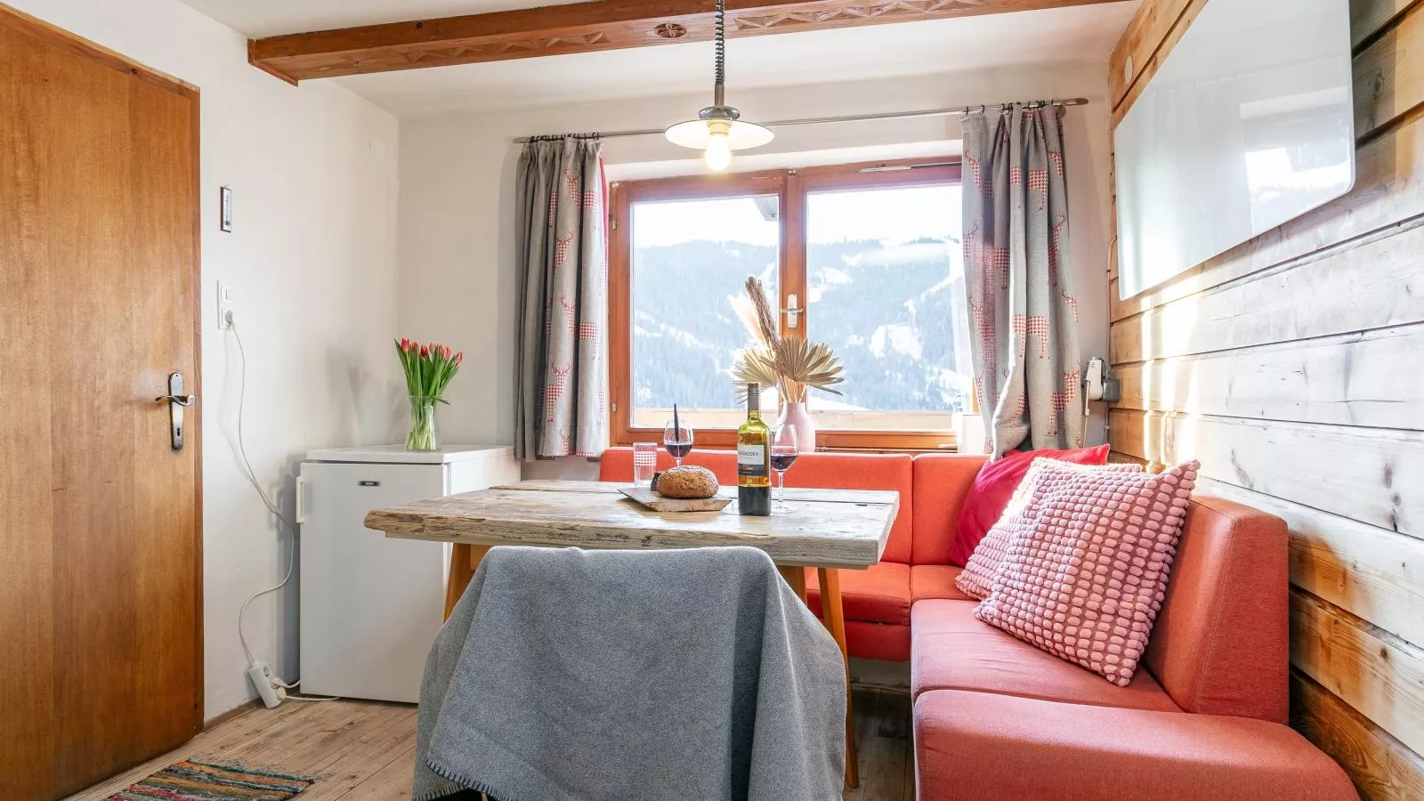 Sonnenhütte oben-Eetkamer
