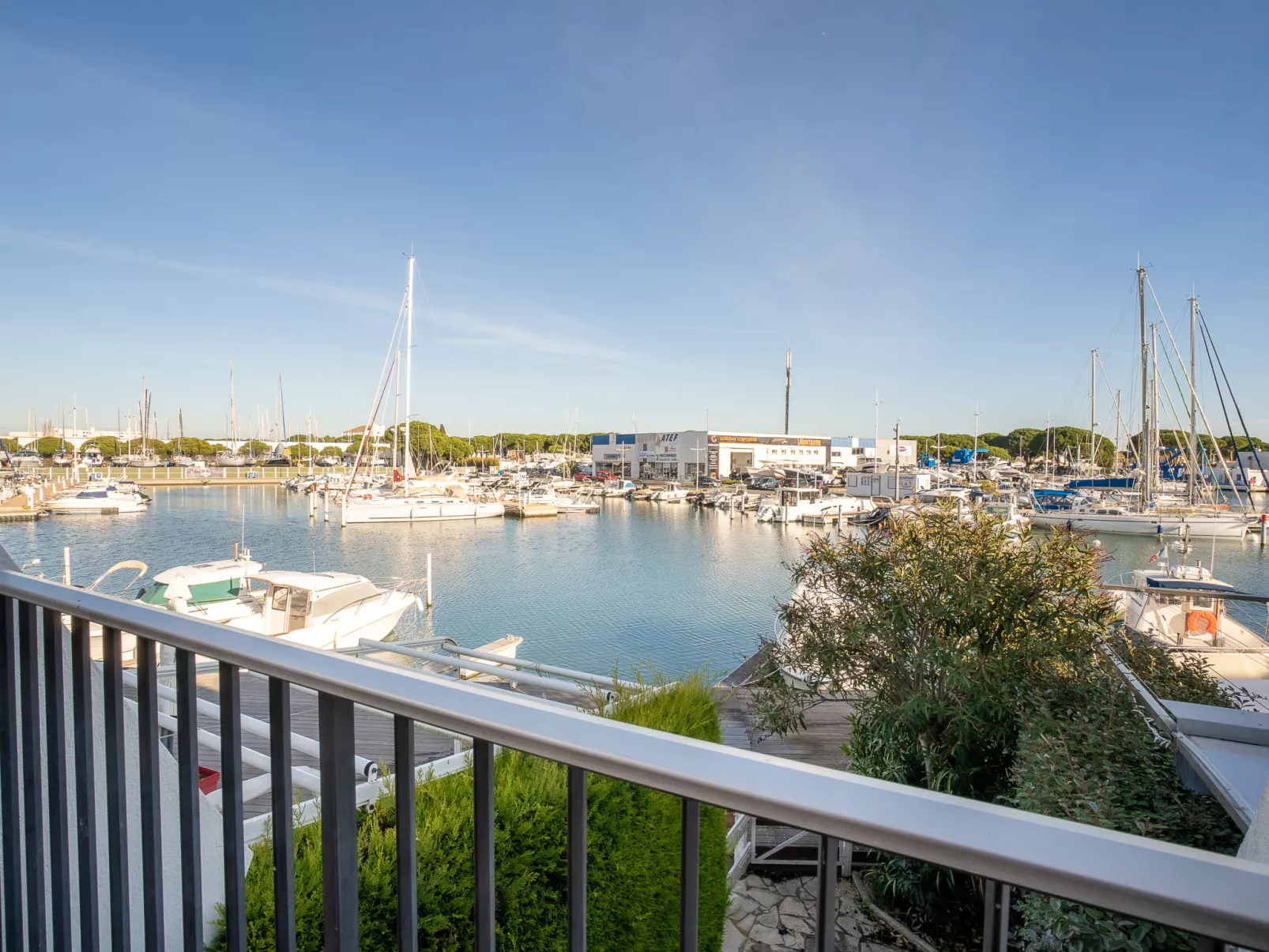 Port Nautile-Buiten