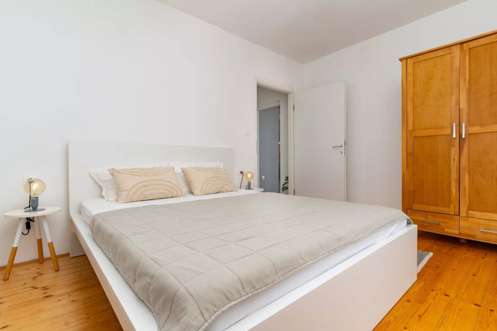 Apartment Konak - Two Bedroom Apartment with Terrace and Sea View-Slaapkamer