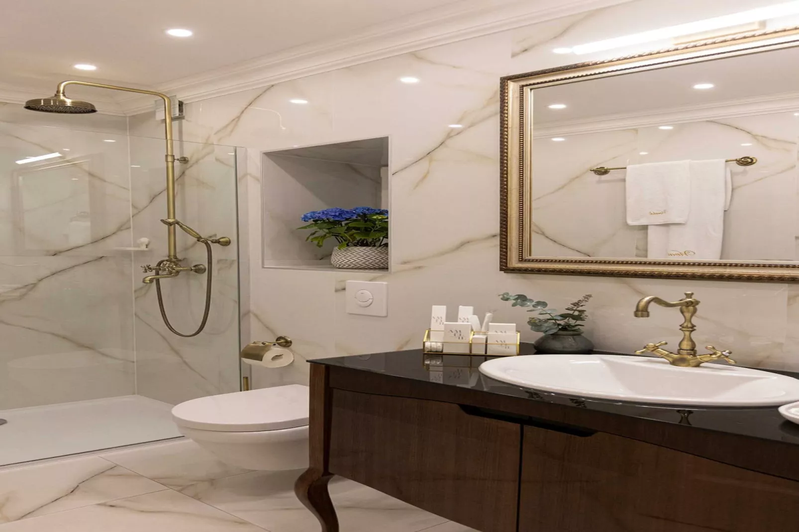Vivaldi - Comfort Double Room (S2)-Badkamer