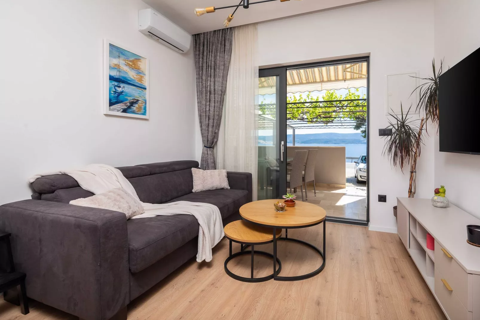 Apartments Tomas - One bedroom Apartment with Balcony and Sea View (A1)-Woonkamer