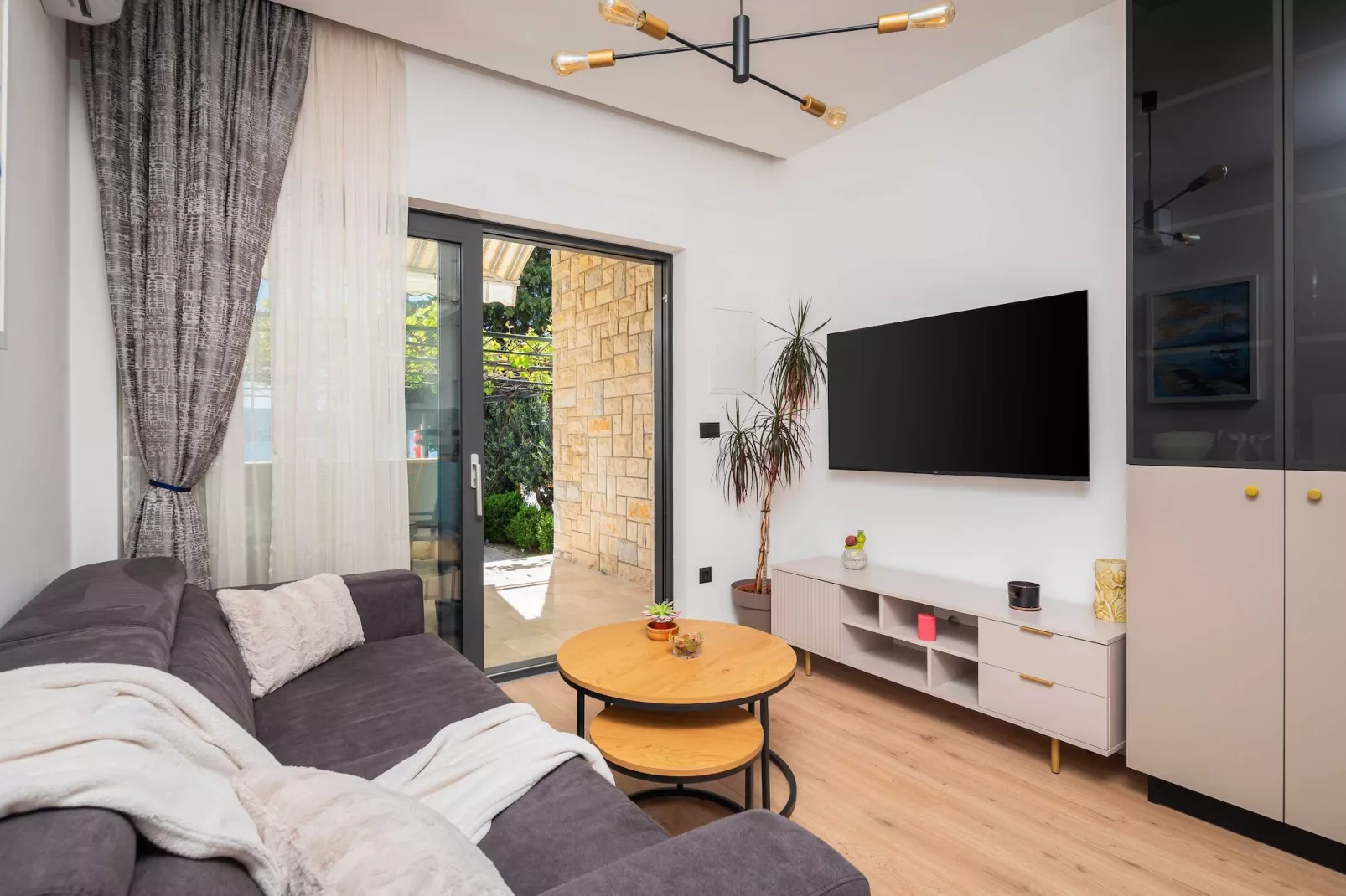 Apartments Tomas - One bedroom Apartment with Balcony and Sea View (A1)-Woonkamer