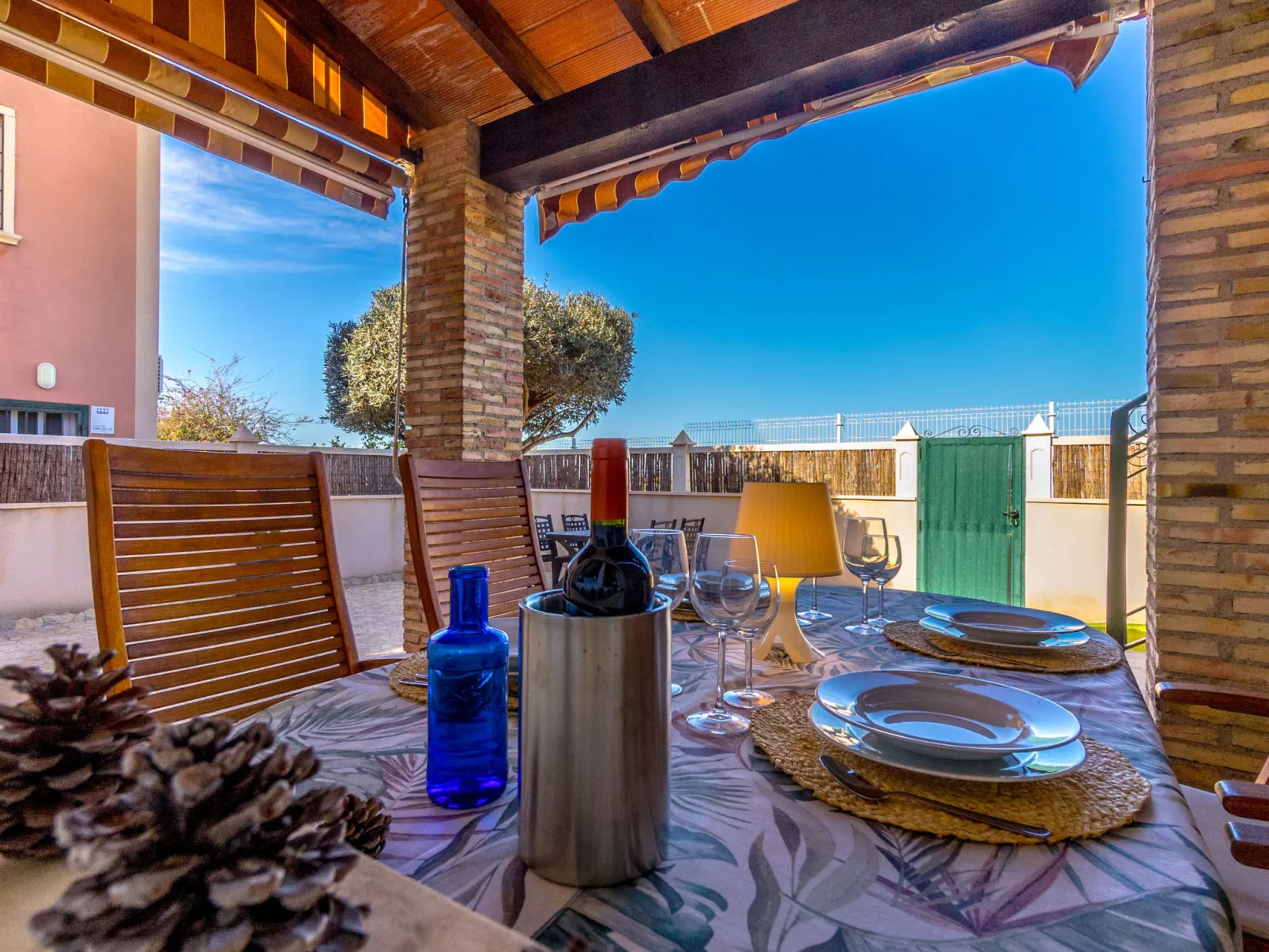 Residencial Villa Madrid-Buiten