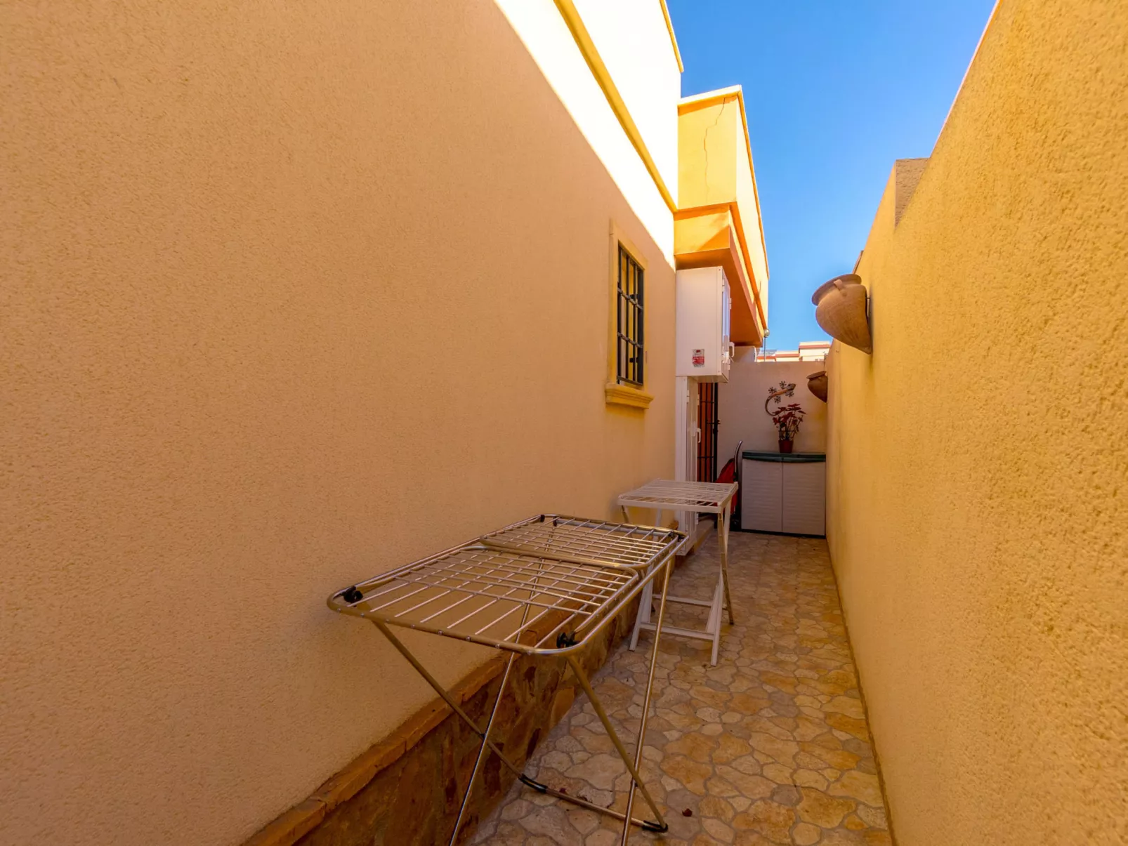 Residencial Villa Madrid-Buiten