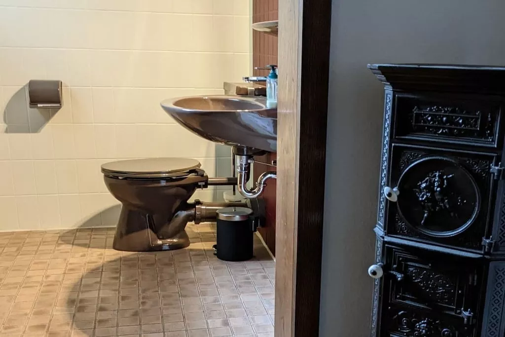 423371-Badkamer