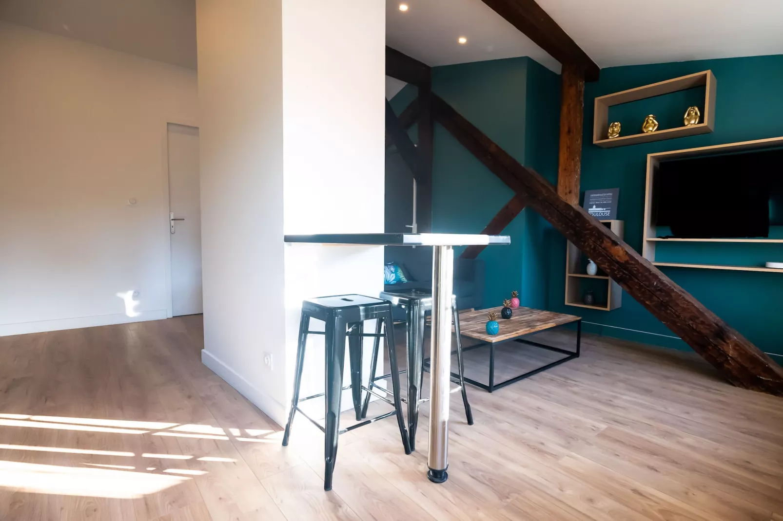 Le Puits-Clos : T2 sous les toits proche Capitole-Woonkamer