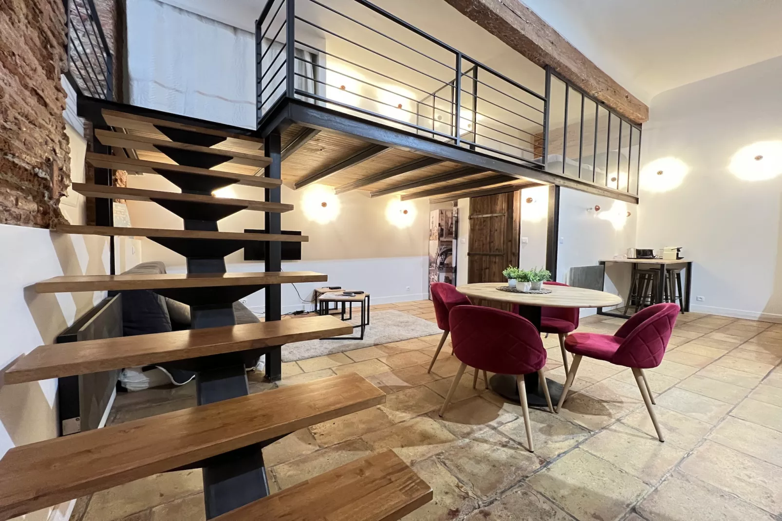 La Romance - Loft Ancien au coeur de Toulouse-Eetkamer