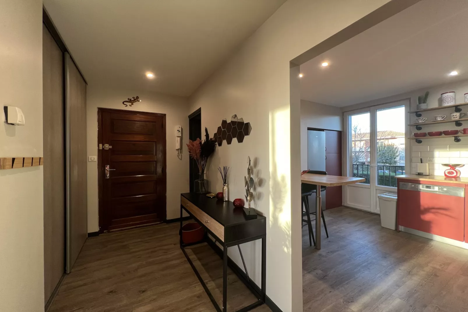 Le Floral - 2p - Lumineux & Calme - Parking/Wifi-Overloop