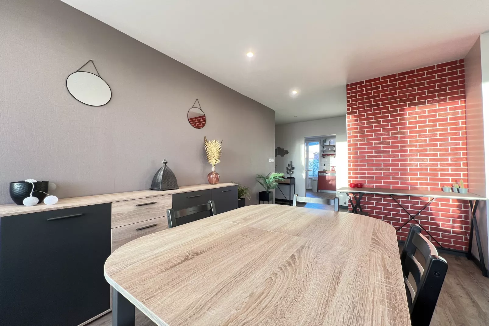 Le Floral - 2p - Lumineux & Calme - Parking/Wifi-Eetkamer