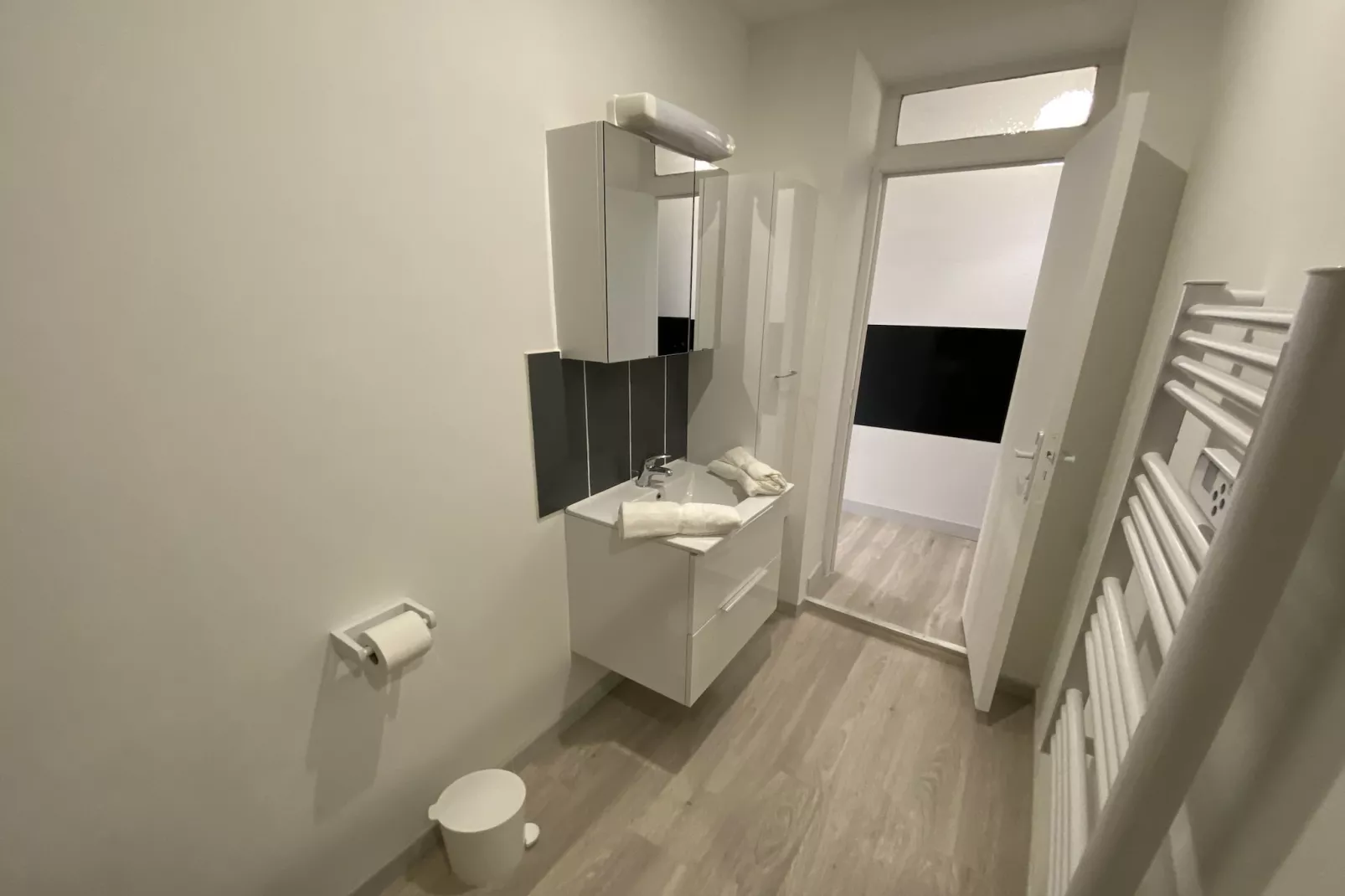 Le Chaleureux - Charmant T2 proche métro-Badkamer