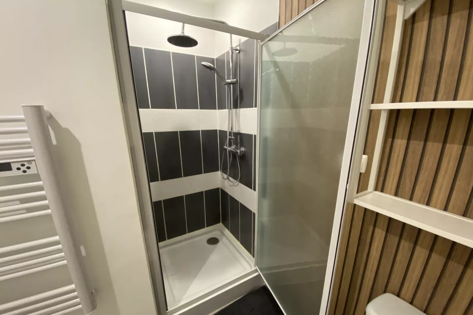 Le Chaleureux - Charmant T2 proche métro-Badkamer