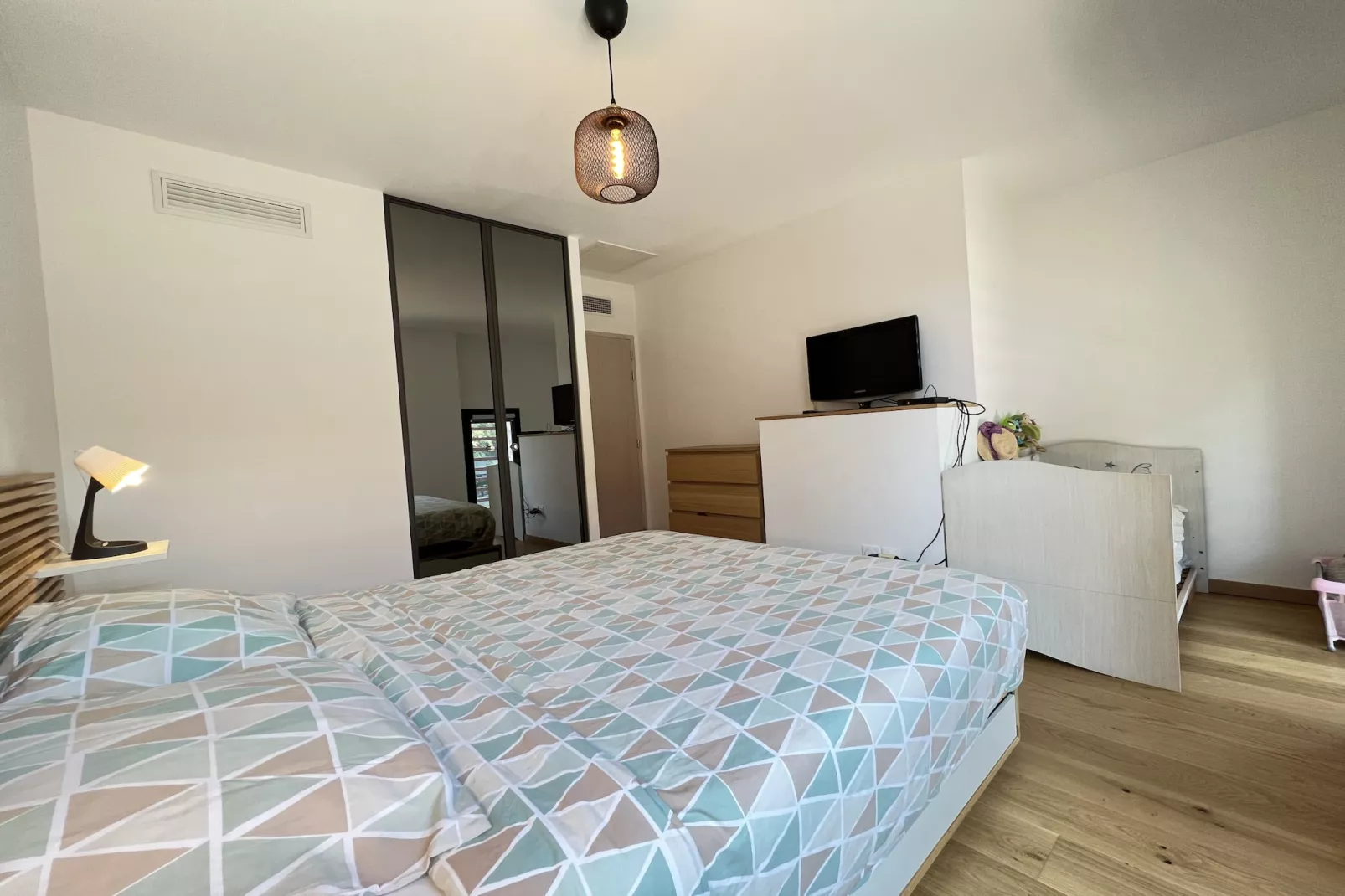 Le Cottage - 4p - spacieux /parking /centre-ville-Slaapkamer