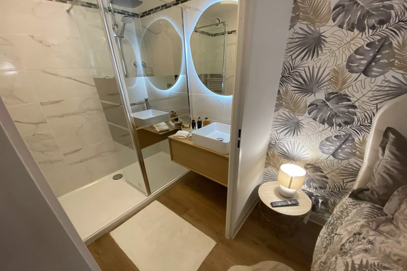 Le Jungle : T2 avec Jardin et Jacuzzi-Badkamer