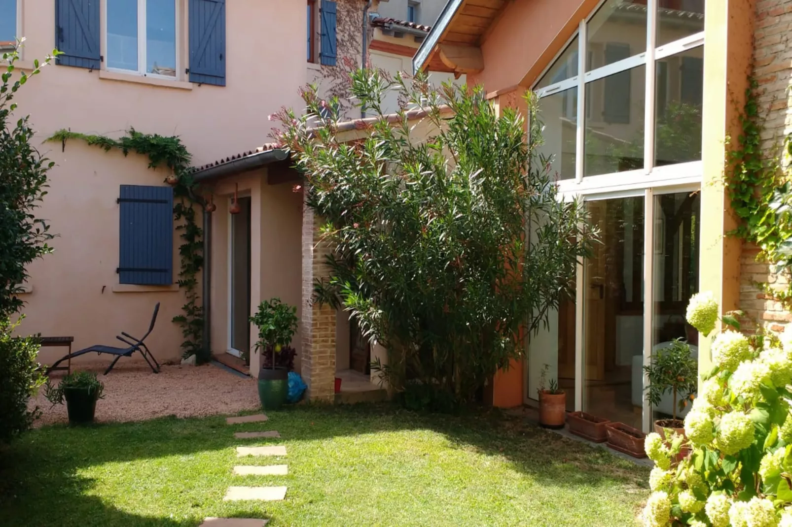 La douceur - 8p - Maison Familiale avec Jardin-Buitenkant zomer