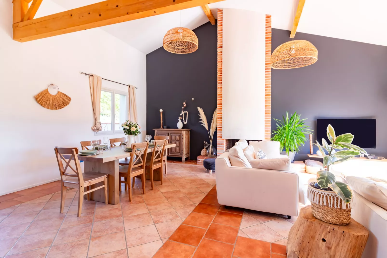 La Tendresse - Maison Familliale avec Piscine-Eetkamer