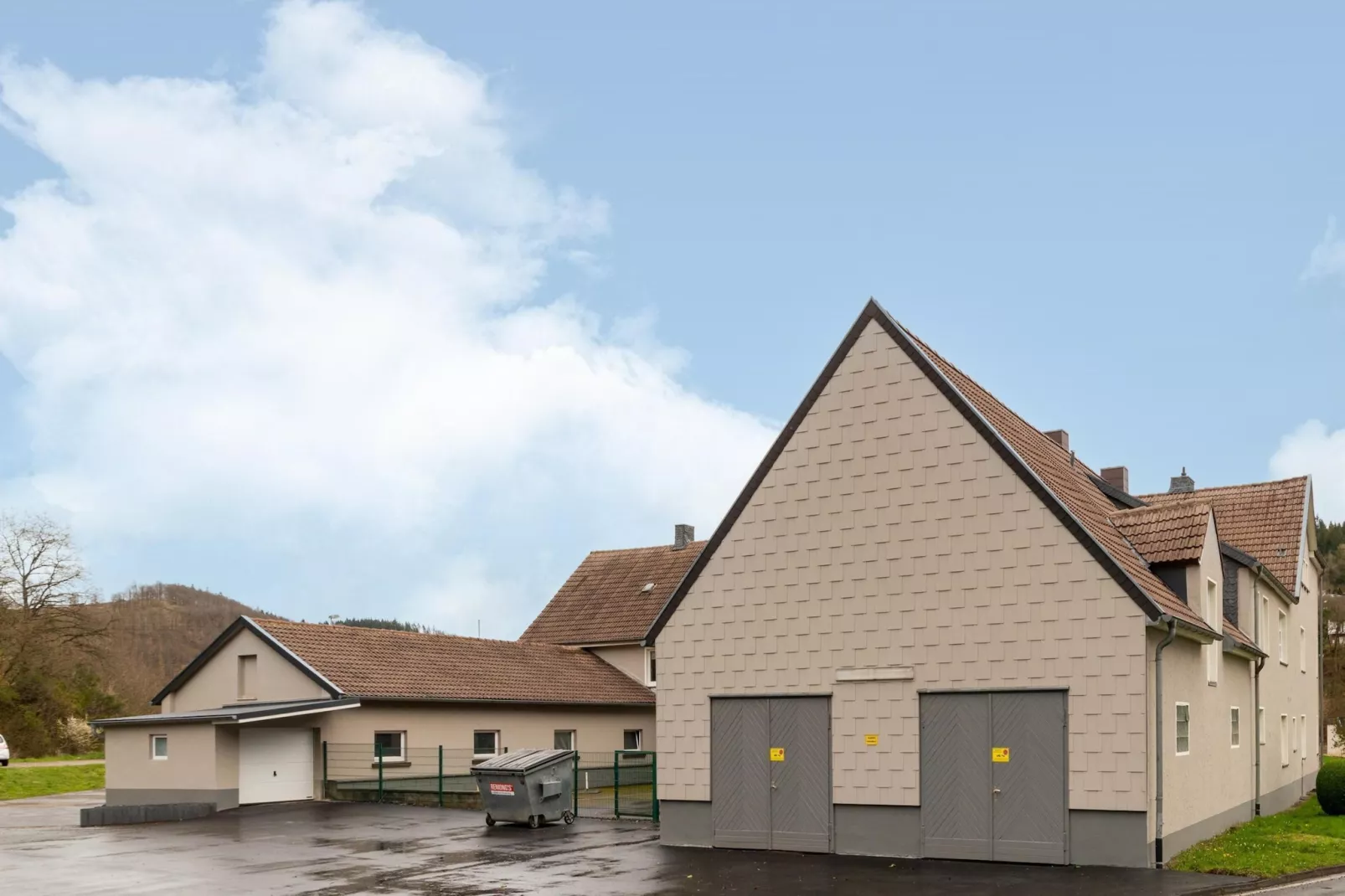 Groepshuis Eifel-Buitenkant zomer