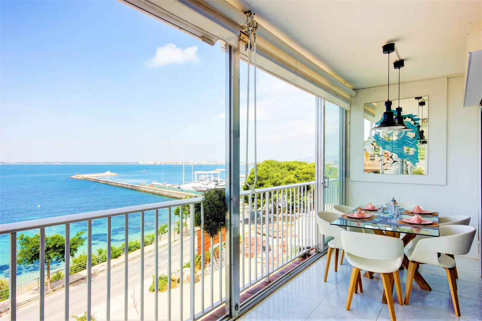 STA. MONICA 3A Roses-Terrasbalkon