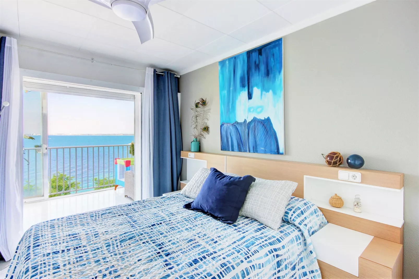 STA. MONICA 3A Roses-Slaapkamer
