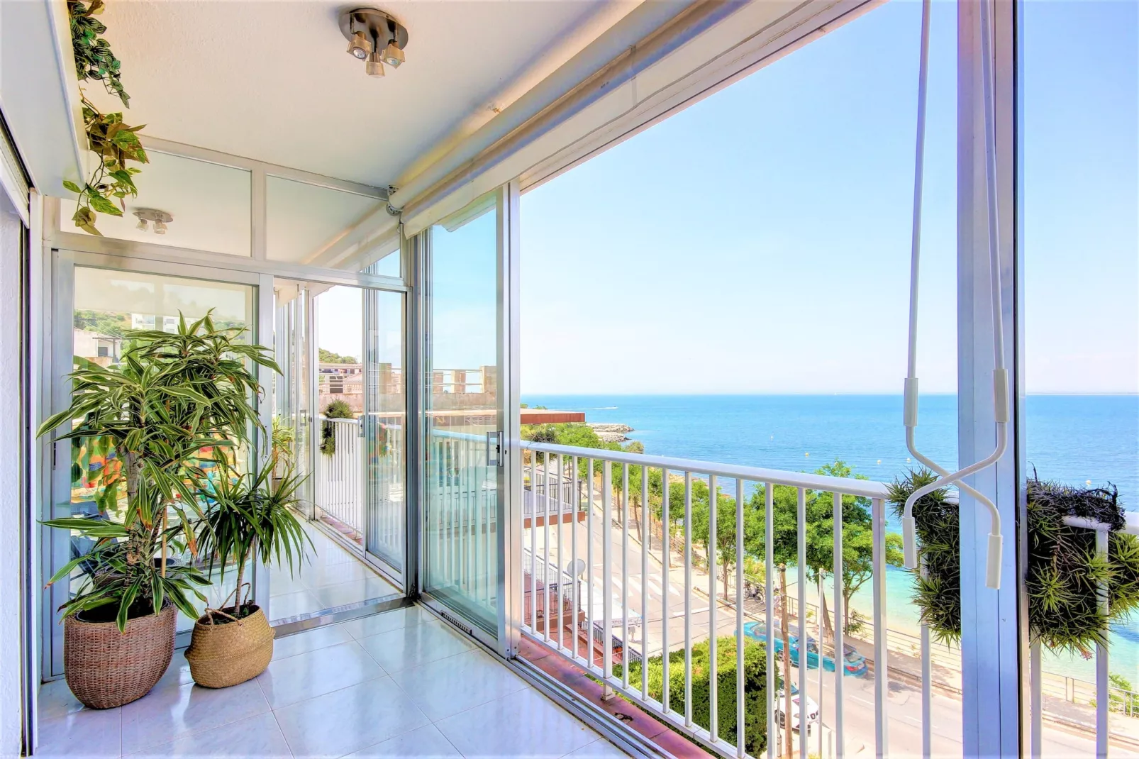 STA. MONICA 3A Roses-Terrasbalkon