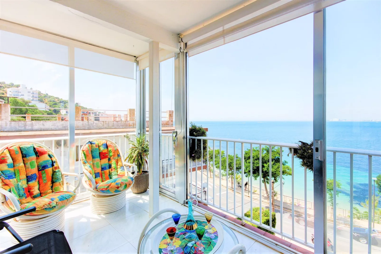 STA. MONICA 3A Roses-Terrasbalkon