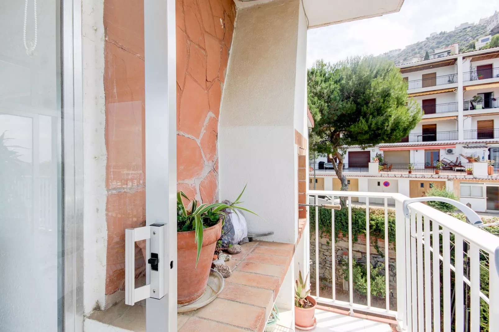 STA. MONICA 3A Roses-Terrasbalkon