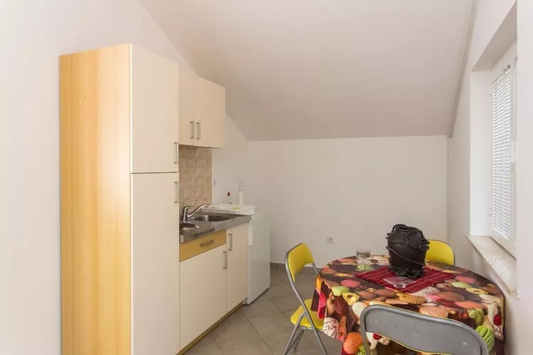 Apartments Villa Maslina - Two Bedroom Apartment with Terrace and Garden View-Keuken